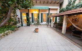Anna-Maria : Grand Appartement 10 Personnes+Parking Prive -Actif+ Location-
