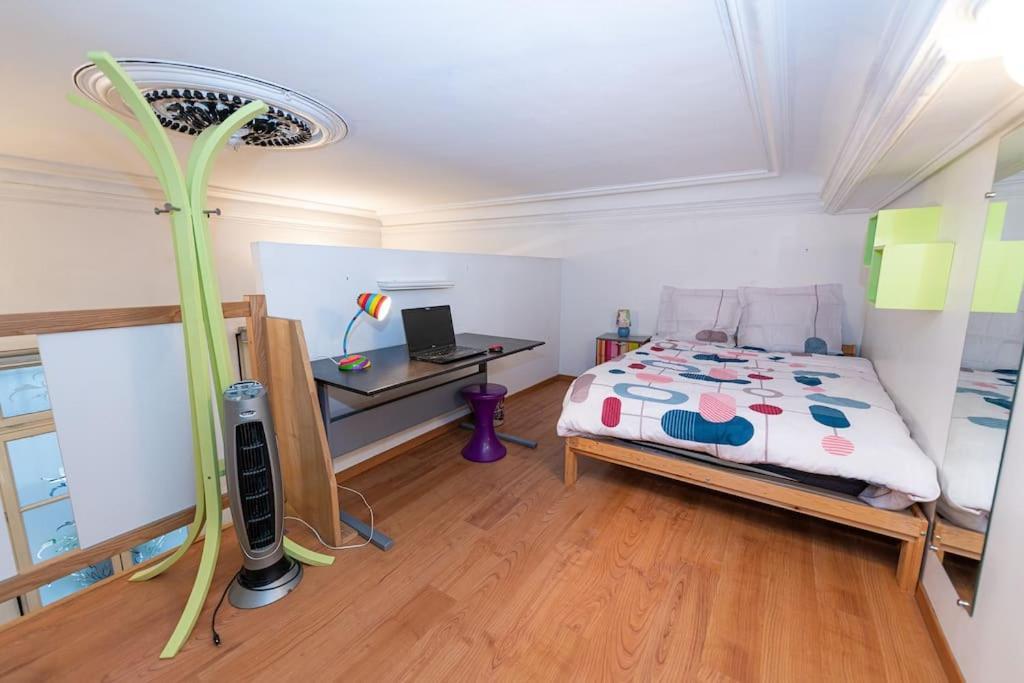 Anna-Maria : Grand Appartement 10 Personnes+Parking Prive -Actif+ Location- Marsiglia Esterno foto
