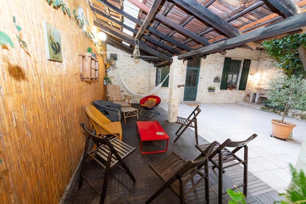 Anna-Maria : Grand Appartement 10 Personnes+Parking Prive -Actif+ Location- Marsiglia Esterno foto