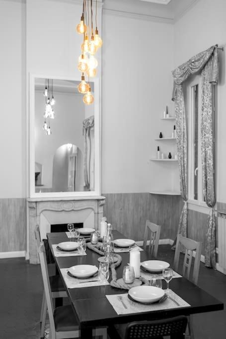 Anna-Maria : Grand Appartement 10 Personnes+Parking Prive -Actif+ Location- Marsiglia Esterno foto